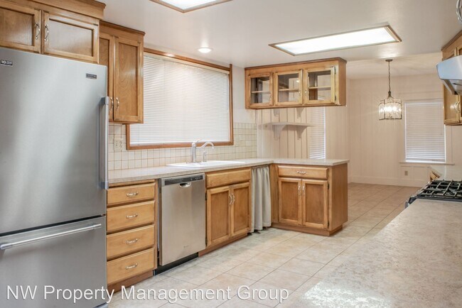 Building Photo - 5 br, 3 bath House - 10207 N. Davies Rd