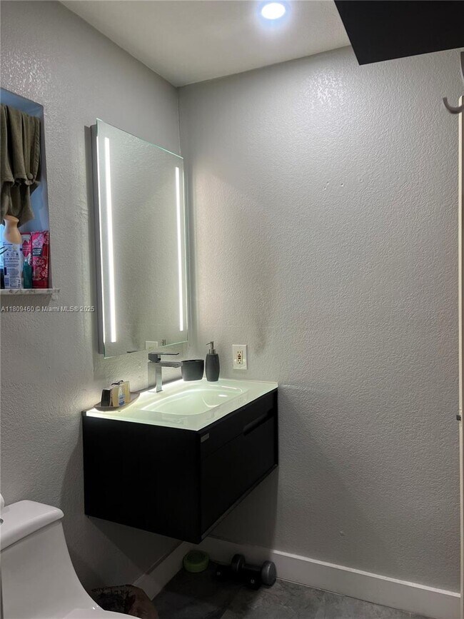 Foto del edificio - 5830 SW 58th Ct