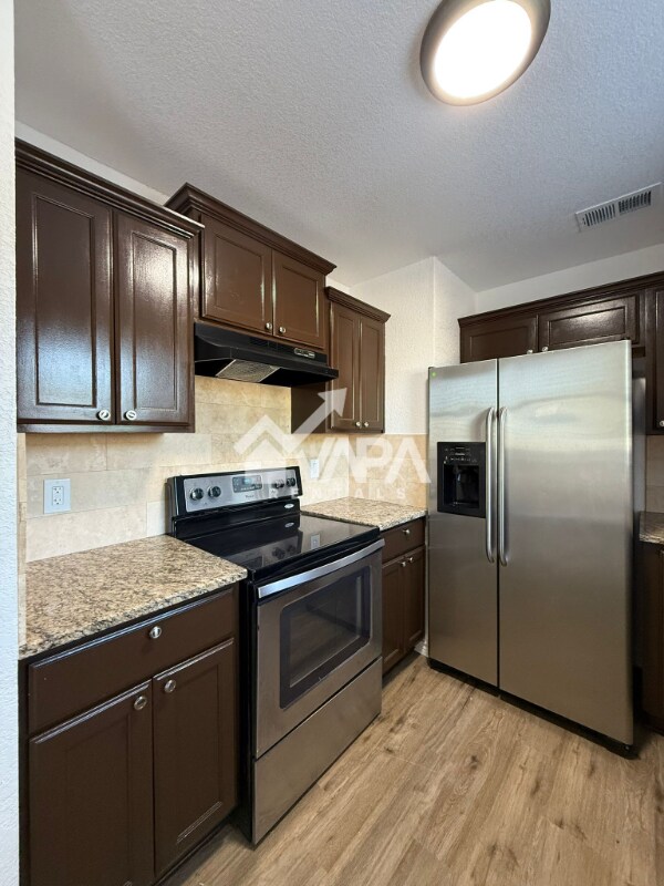 Foto del edificio - 4718 Saddle Ridge