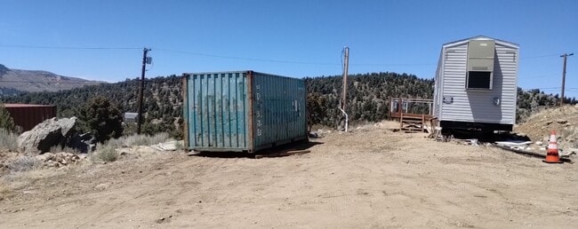 Building Photo - 39600 Knob Hill Rd