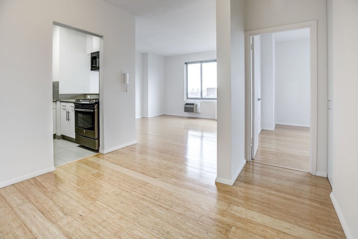 Primary Photo - 540 2nd Ave
