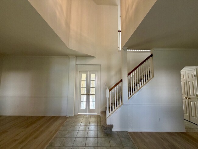 Foto del edificio - 2317 Orleans Ln