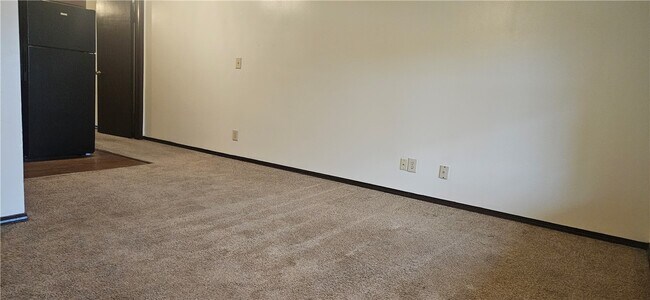 Building Photo - 632 Whitham Ave