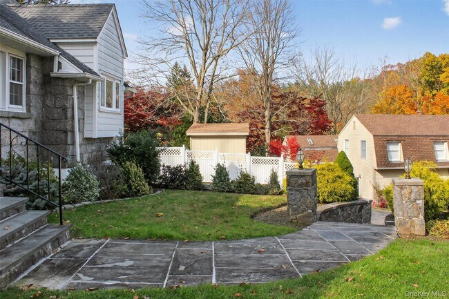 Foto del edificio - 80 Pines Bridge Rd