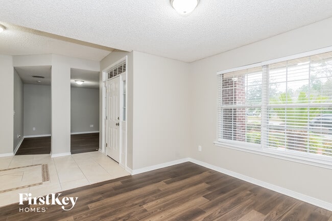 Foto del edificio - 1147 McGirts Creek Ct