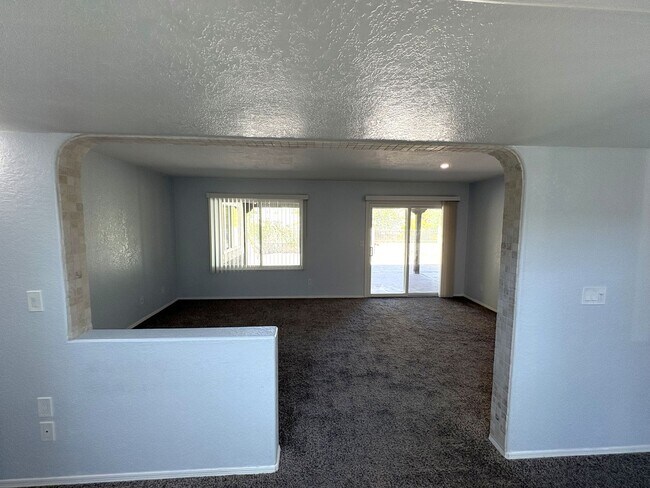 Foto del edificio - Beautiful eastside location