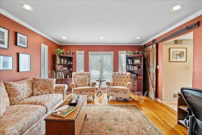 Foto del edificio - 8709 Hidden Hill Ln