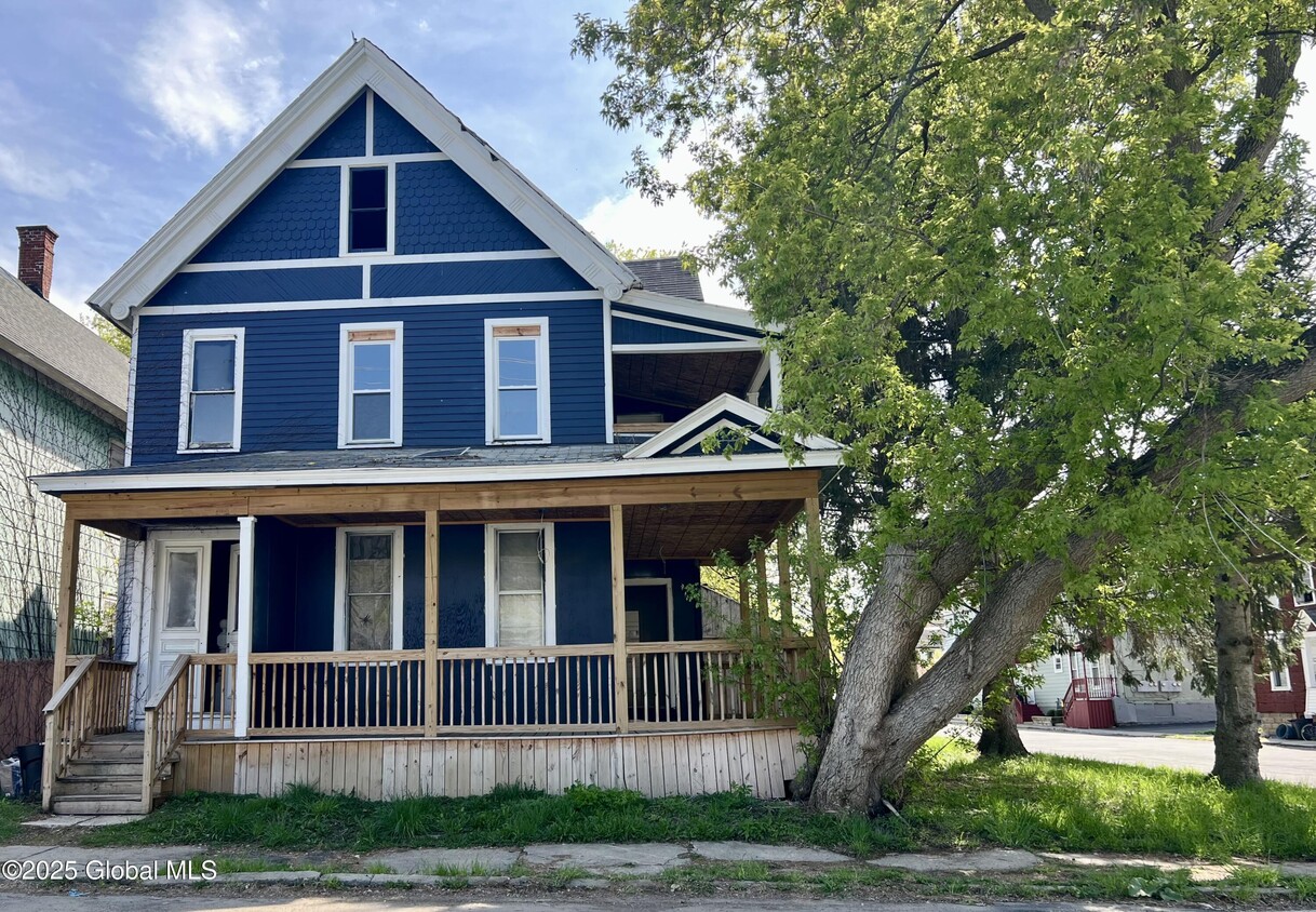 Primary Photo - 27 Milton Ave