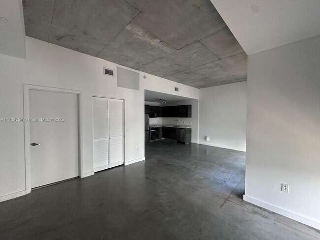 Foto del edificio - 151 SE 1st St
