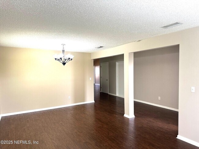 Foto del edificio - 229 Nadia Michelle Ct N