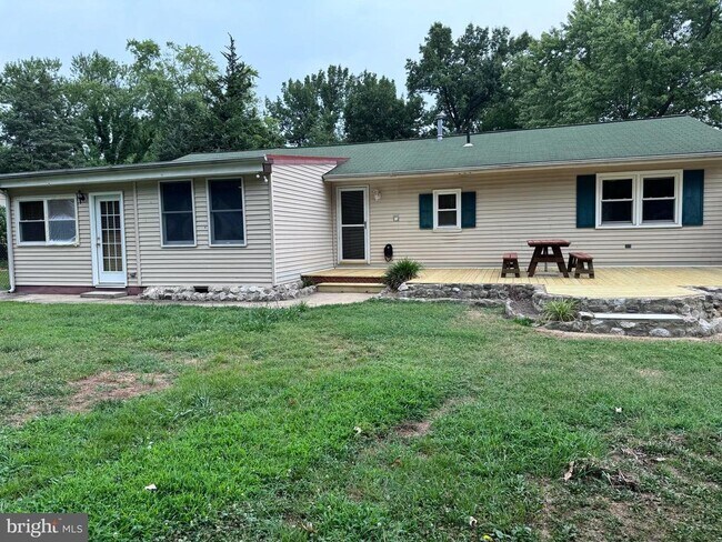 Building Photo - 1818 Chester Dr