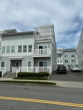 Building Photo - 65-20 Beach Front Rd