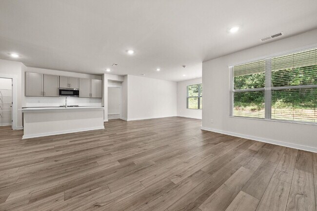 Foto del edificio - Spacious, Modern Ranch in Rossview!