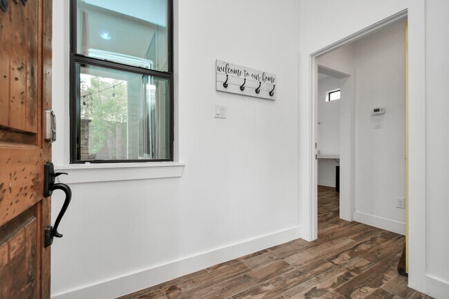 Foto del edificio - 1705 Dunlavy St