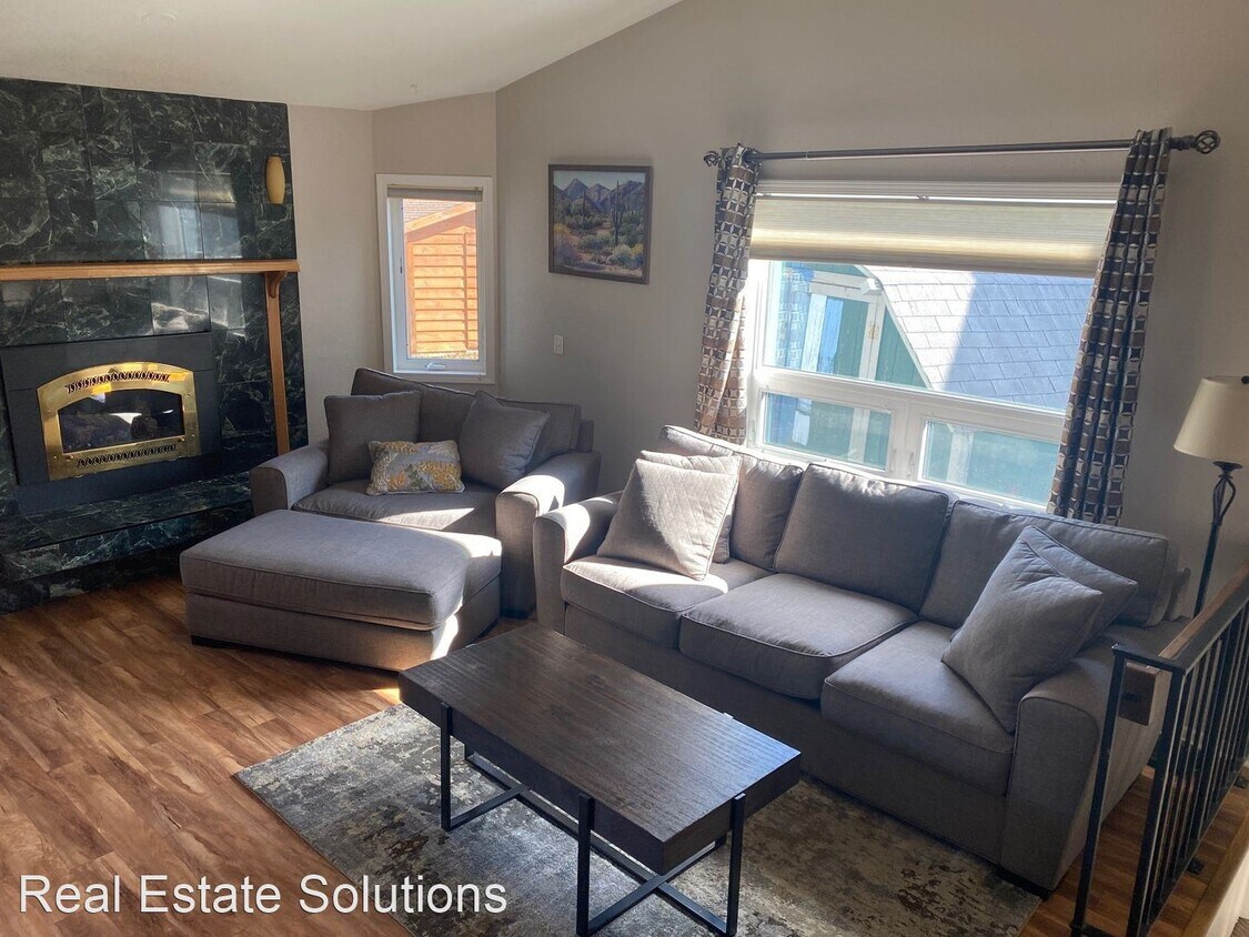 Primary Photo - 3 br, 2 bath House - 8460 Ragged Top Circle