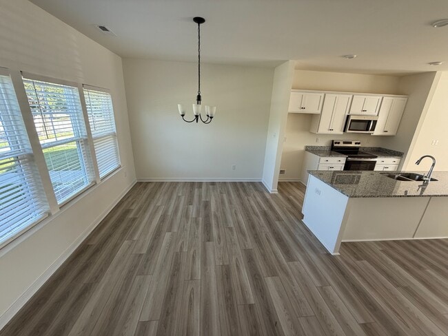 Foto del edificio - 3413 Hopkins Rd