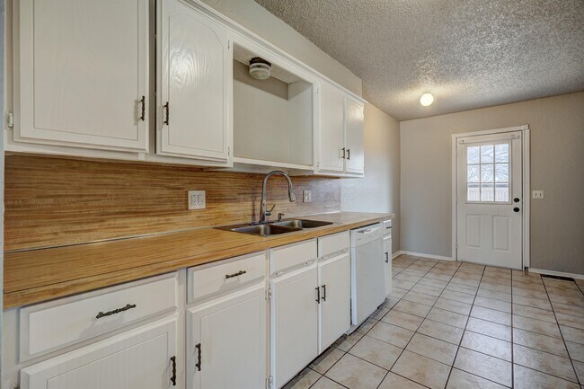 Foto del edificio - 626 N Robin Way