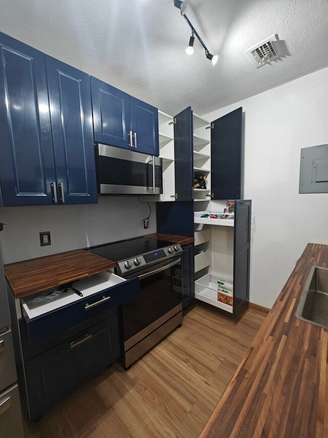 Foto del edificio - 76 NE 170th St