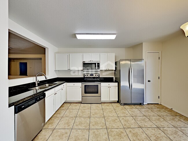 Building Photo - 3721 S Tambor