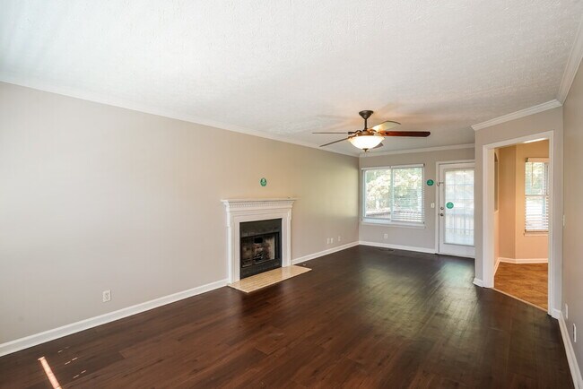 Building Photo - 805 Crystal Ct