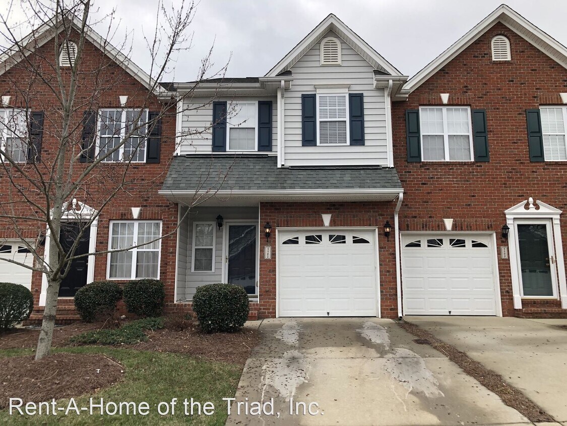 3 br, 2.5 bath House 4492 Piedmont Trace... House Rental in