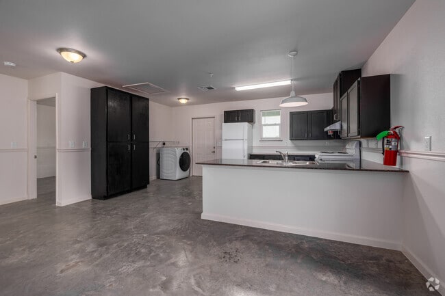 3BR, 2BA - 1,534SF - Dining Area - Vineyards at Iowa