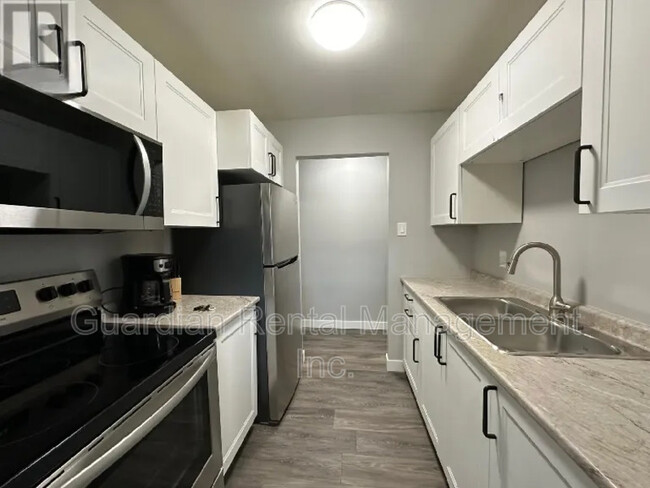 Building Photo - 117 Centennial Dr