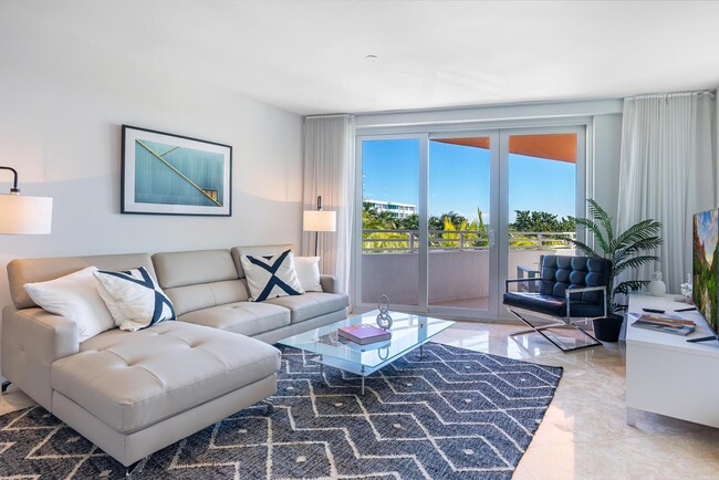 Building Photo - 226  Ocean Drive 4c Miami Beach Fl 33139