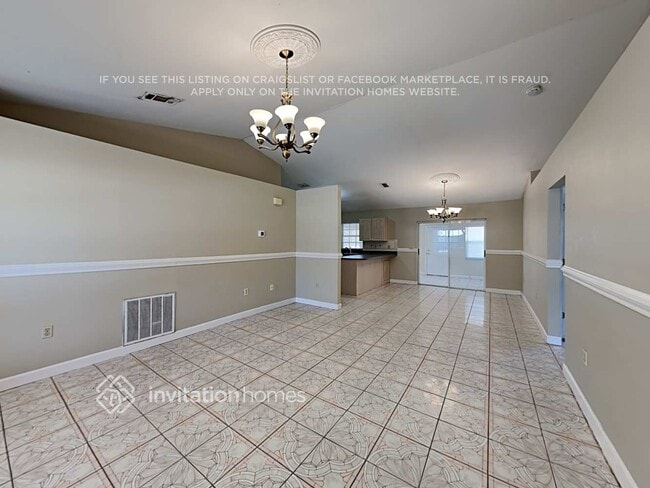 Foto del edificio - 5850 Lake Grove Dr