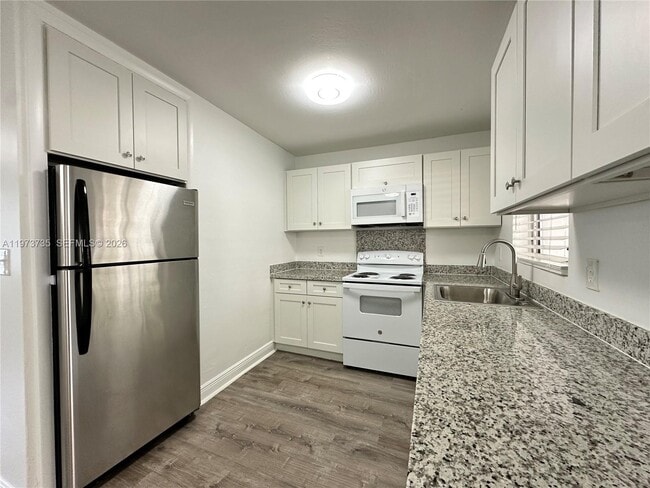 Building Photo - 2221 Monroe St