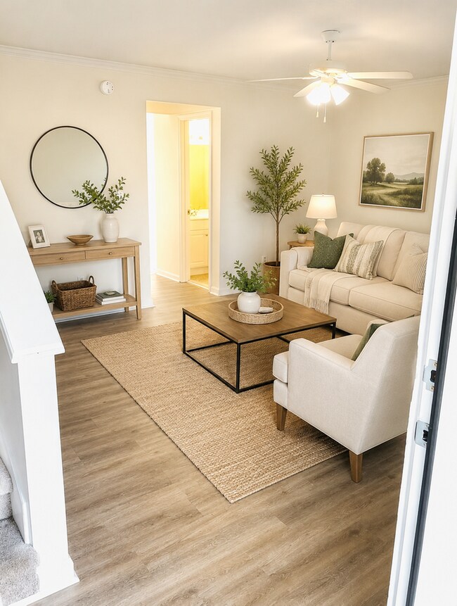 Building Photo - Updated Two Bedroom Townhome