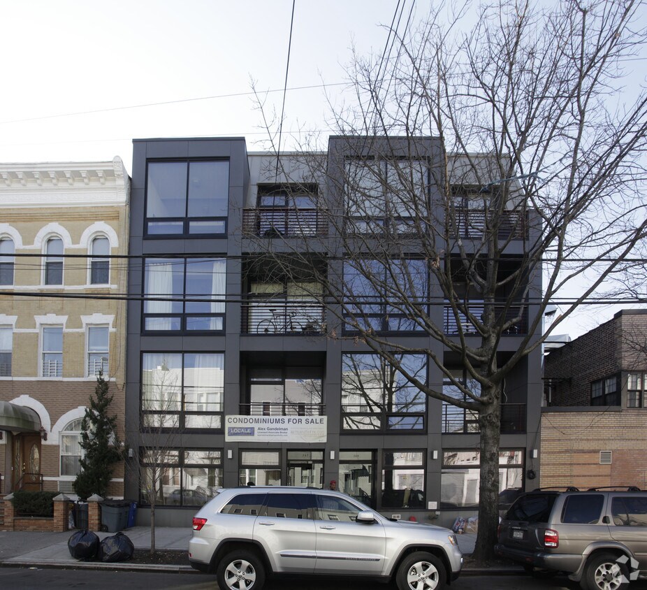 Building Photo - 267-269 Kingsland Ave