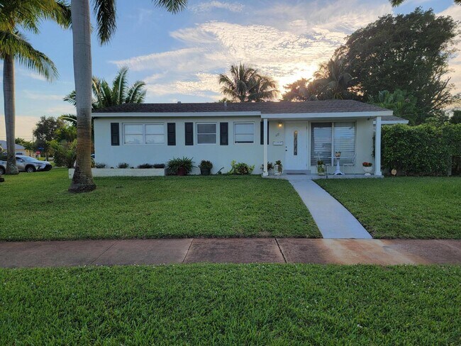 Foto del edificio - 611 Westwind Dr