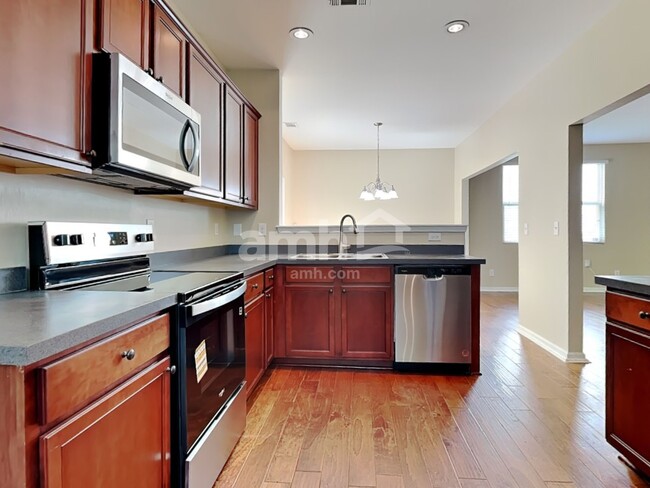 Building Photo - 102 Hamilton Grove Dr