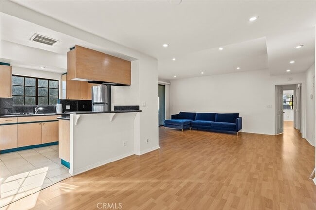 Foto del edificio - 4430 Noble Ave