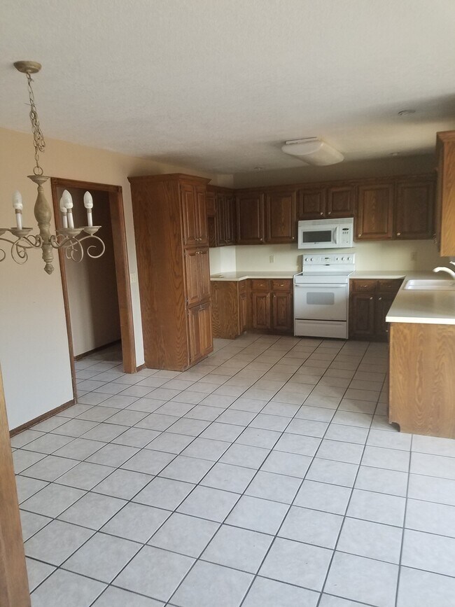 Foto del edificio - Large 3 bedroom 2 bath home in West Norman