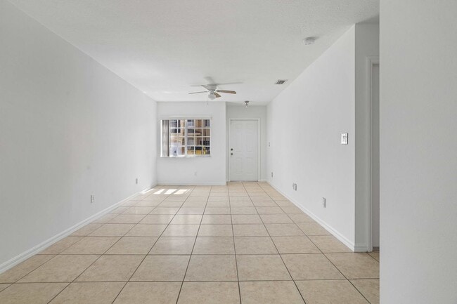 Foto del edificio - 330 SW 2nd Ave