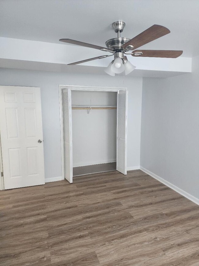 Building Photo - 2037 S 15th Ave