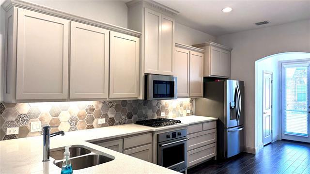 Foto del edificio - 4683 Rhett Ln