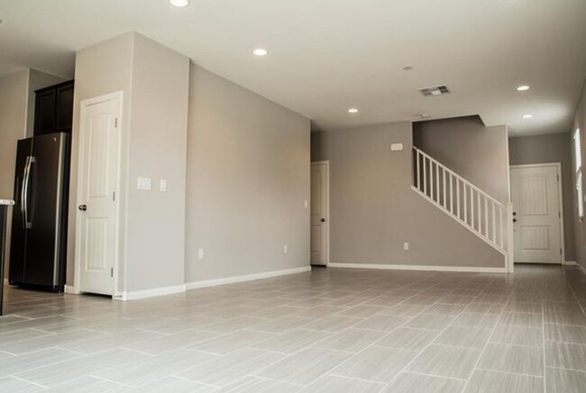 Building Photo - COMING SOON Beautiful 4 bedroom SW Area Ho...