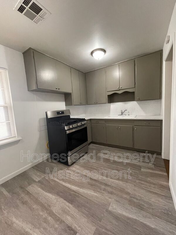 Foto del edificio - 1531 Camden Way