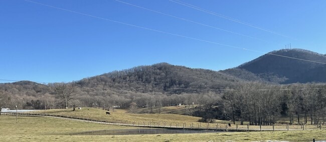 Foto del edificio - 322 Wauka Mountain Rd