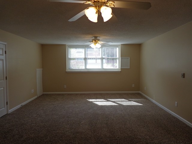 Building Photo - 609 Overhill Drive