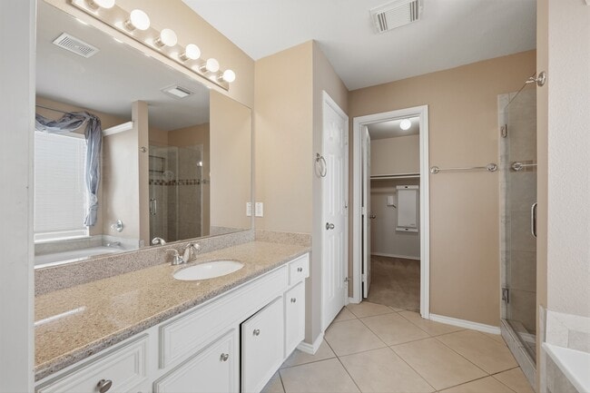 Building Photo - 26038 Palmdale Estate Dr