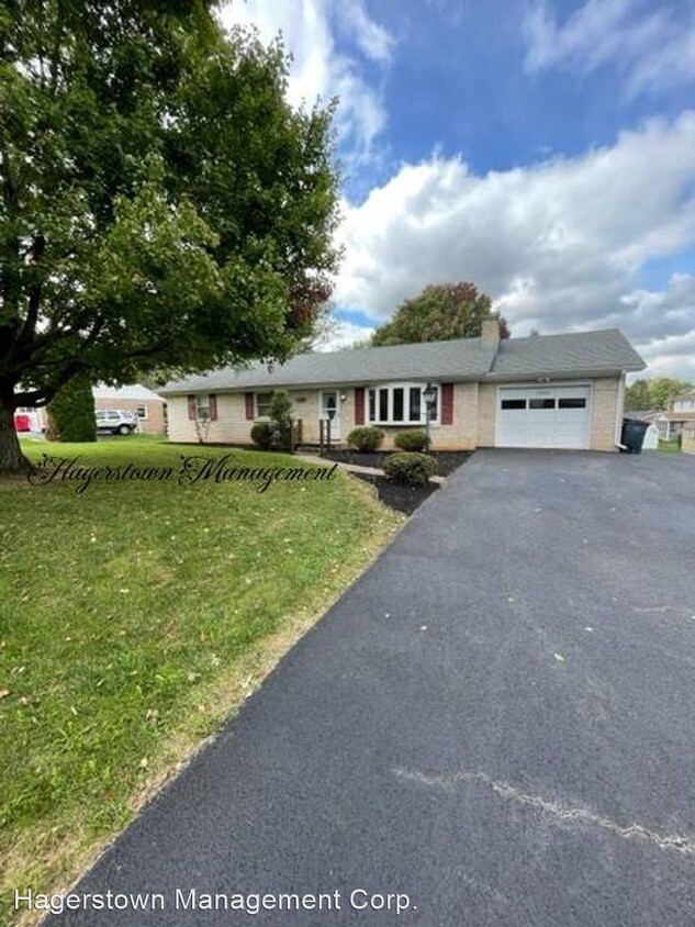 Primary Photo - 3 br, 2 bath House - 20818 Emerald Dr