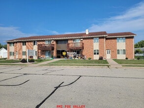 Building Photo - 104 Sycamore St