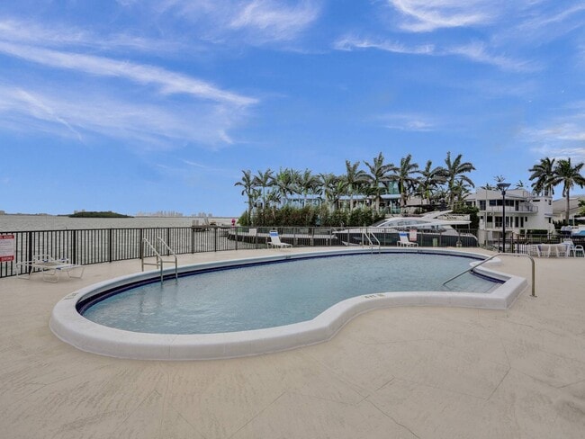 Building Photo - 11930 N Bayshore Dr