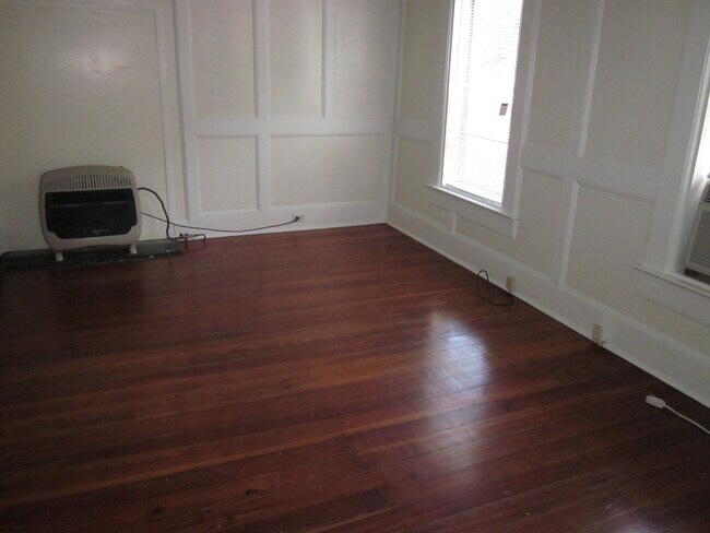 Foto del edificio - 1 Bed/1 Bath in Duckpond Area Close to Downtown