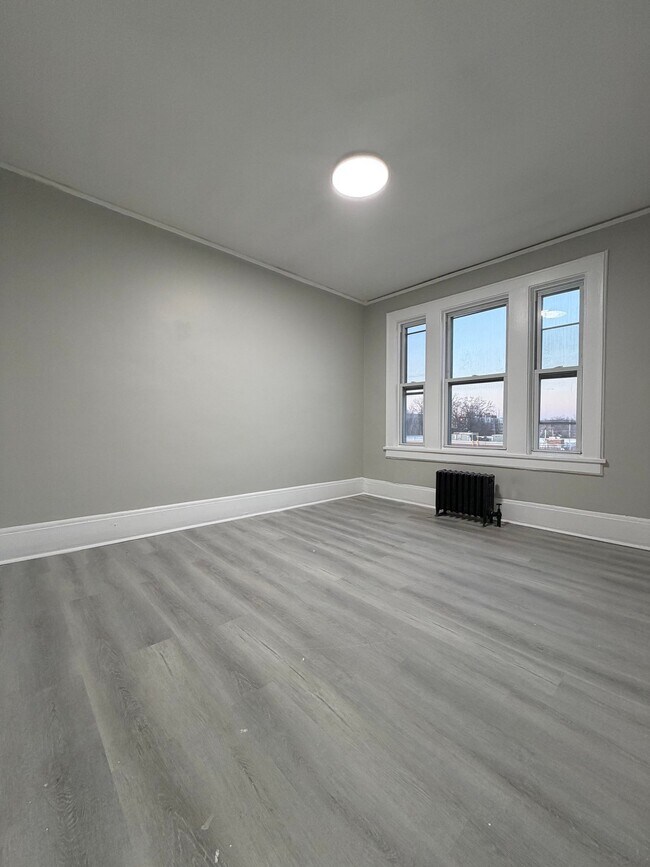 Building Photo - 418 Watchung Ave