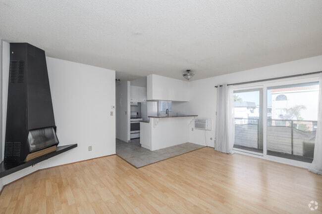 1BR, 1BA - 600SF - Living Room - CATO